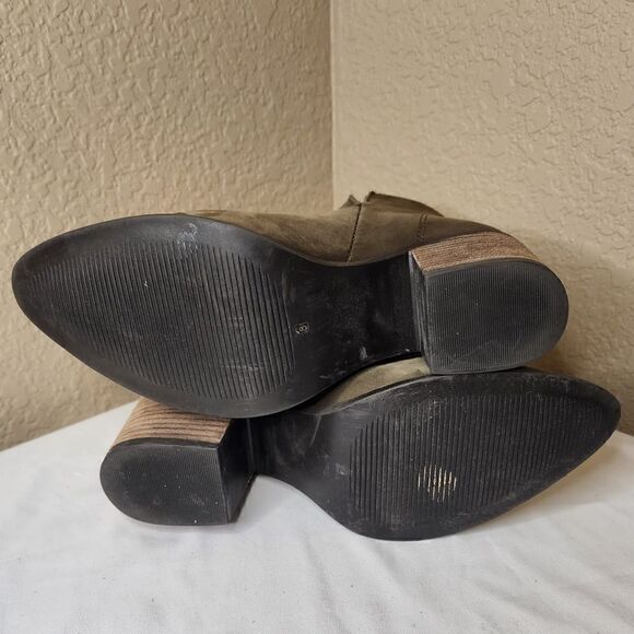 Steve Madden- Women’s Pawel Heeled Bootie in Olive Green Suede Zip Back, Size 8 - Picture 8 of 12